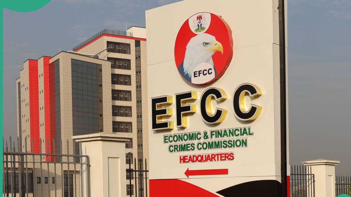 EFCC Ta Gano Wani Mai Daukar Nauyin Ta'addanci, Kotu Ta Garkame Asusun Bankuna 24