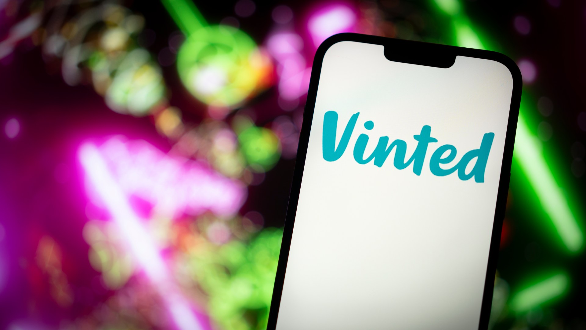 Vinted DOWN updates: Thousands hit by outage on popular online marketplace