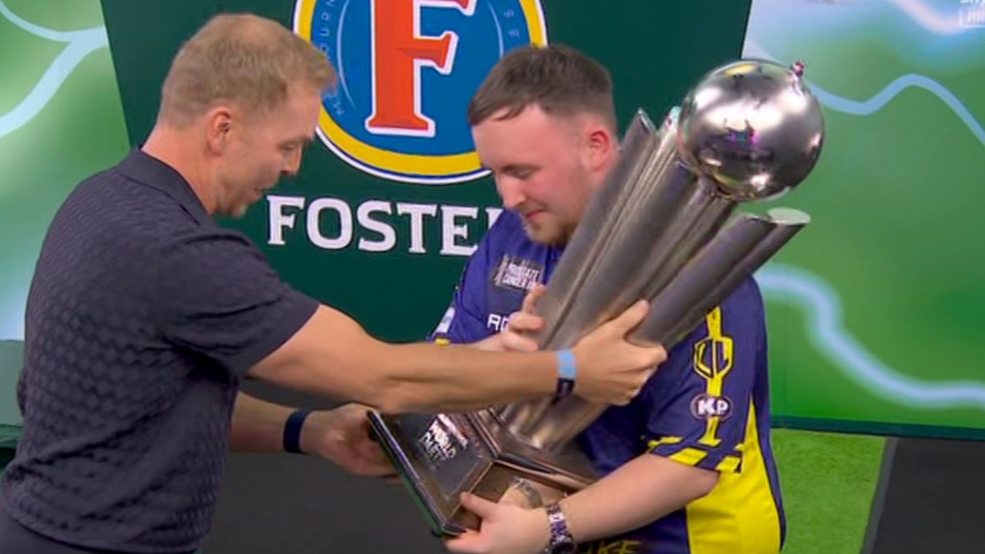 Fans 'in tears as Sir Chris Hoy presents Luke Littler with World Darts Championship trophy despite cancer battle