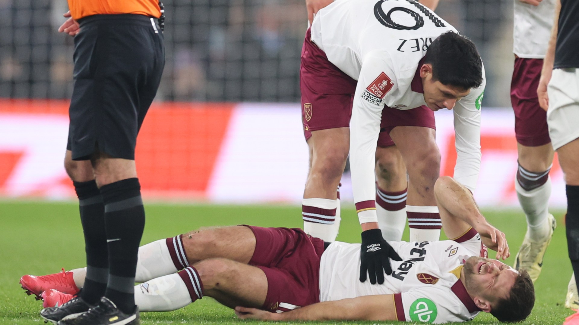 Graham Potter in huge blow as West Ham star Niclas Fullkrug pulls hamstring live on TV and collapses to ground