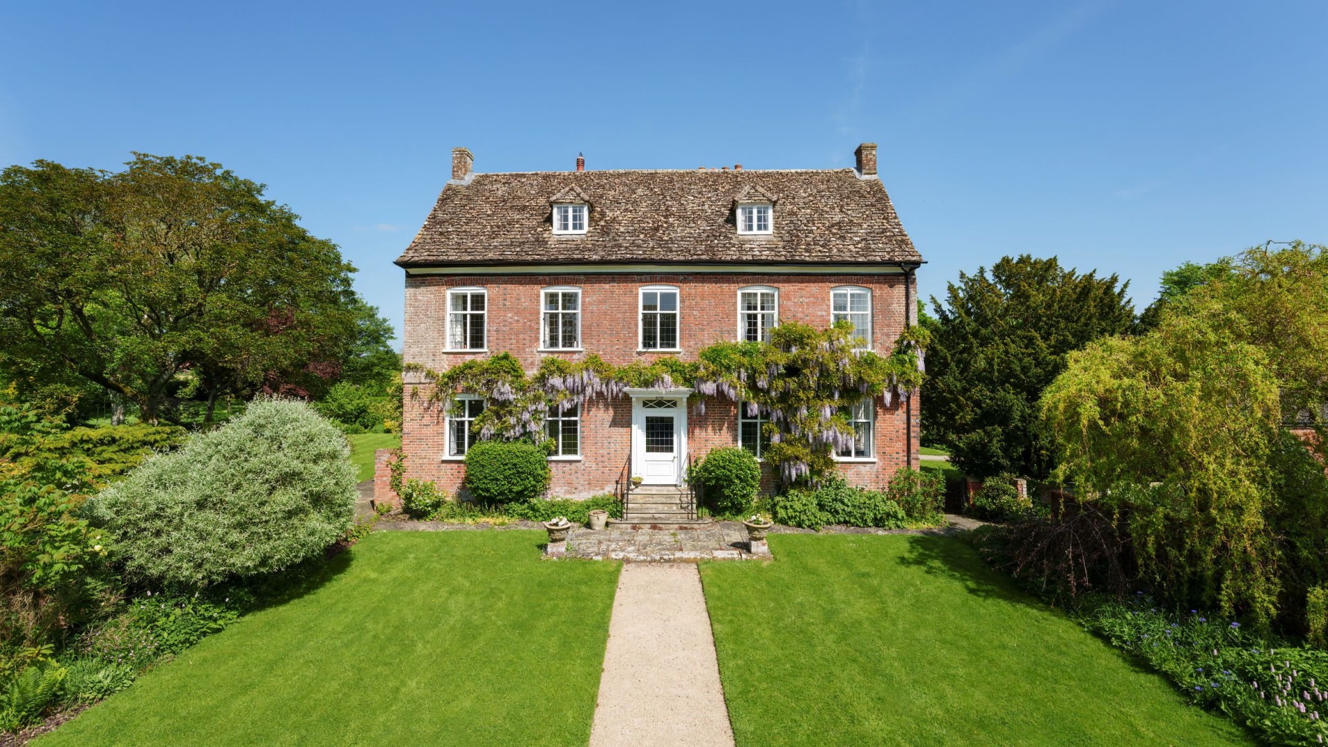 Historic £2.5million manor house once owned by Henry VIII could be yours - for as little as £10