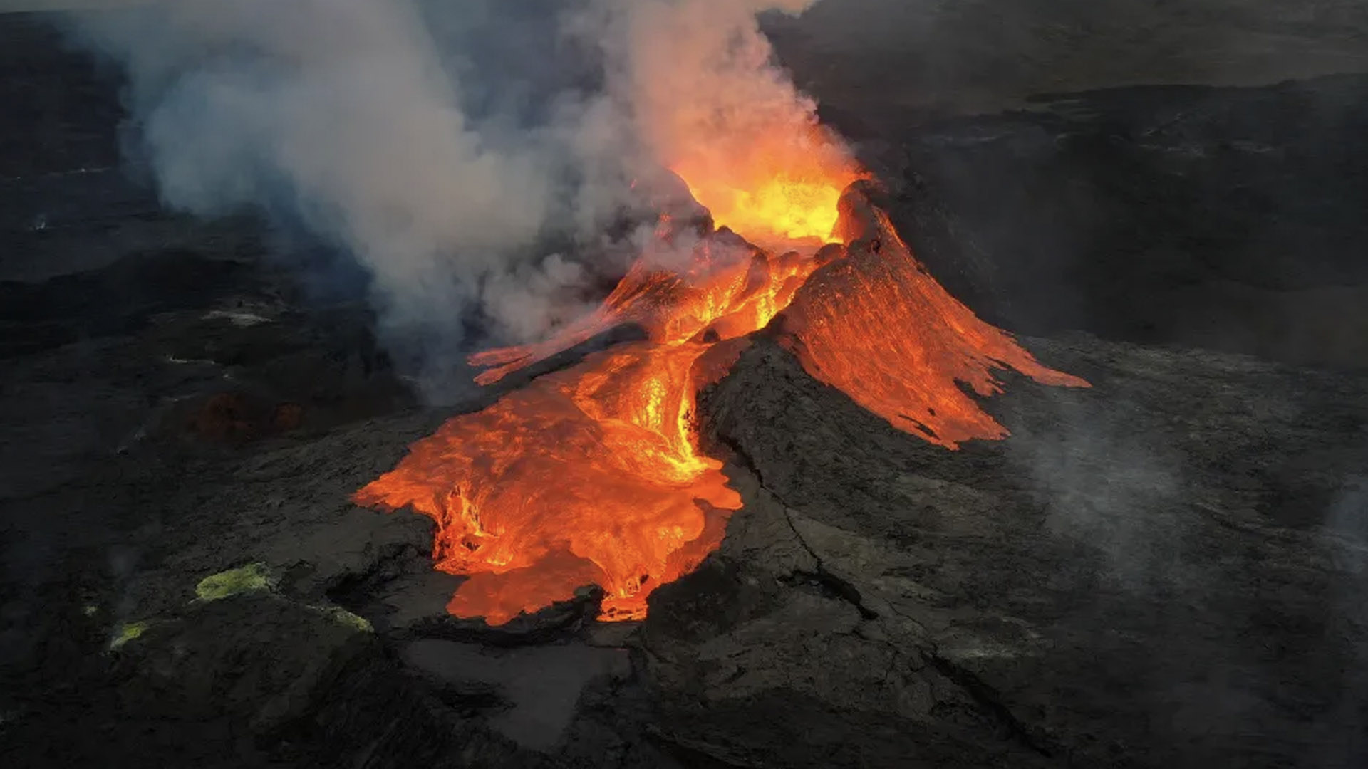 Map reveals dozens of volcanoes in Britain including ‘supervolcano’ at tourist hotspot – and one is 80 miles from London