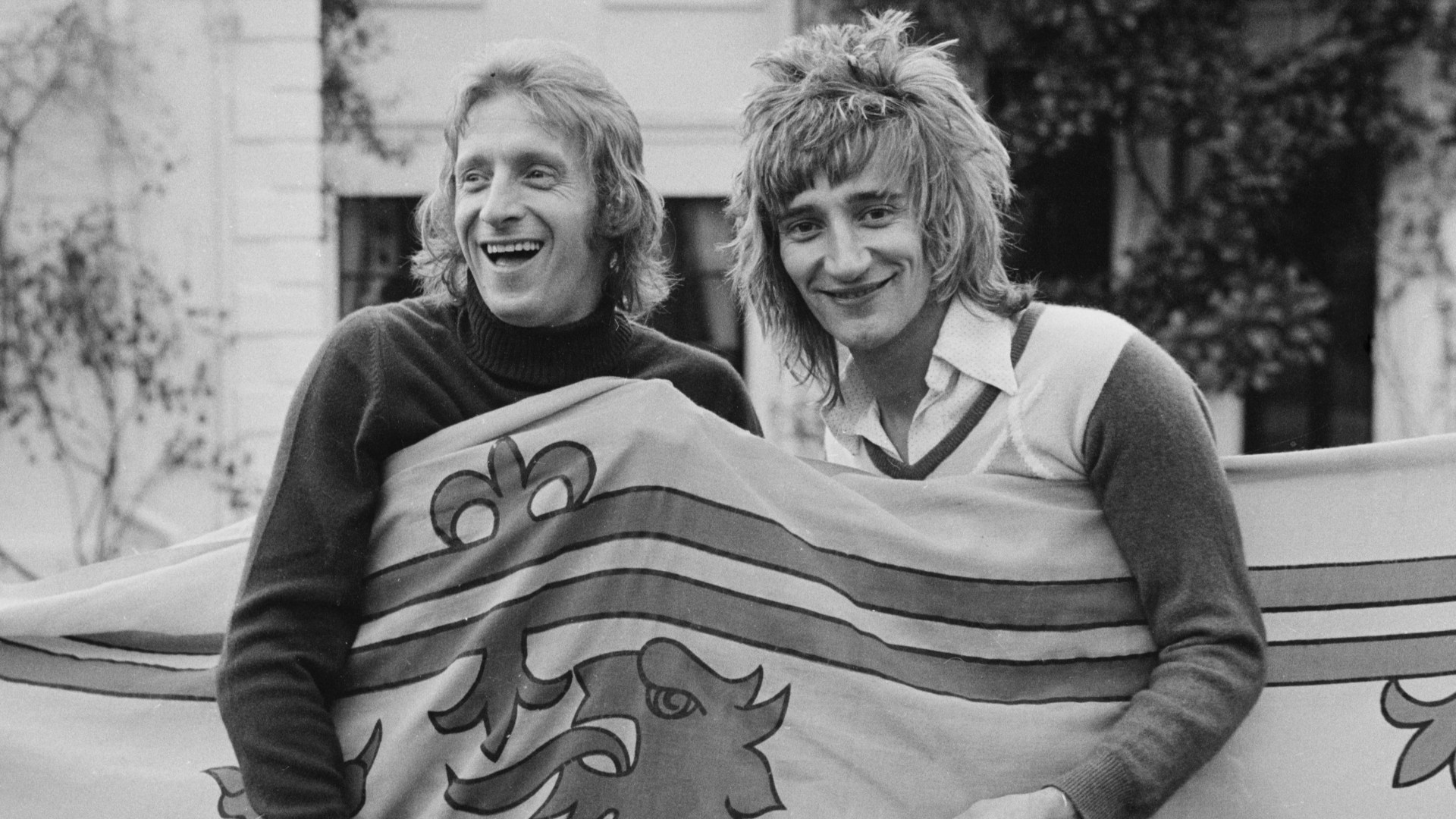 Rod Stewart's poignant six- word tribute to Denis Law as Celtic-daft rock star mourns loss of Scotland hero pal