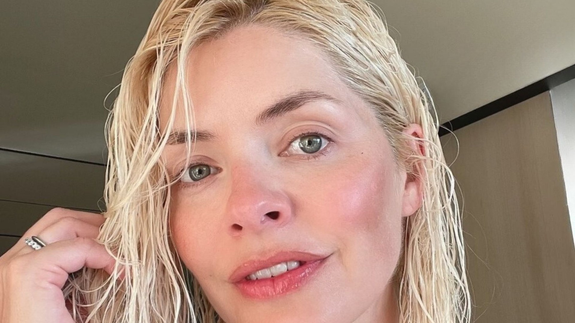 Holly Willoughby was ‘incredibly shy at school’ & had to ‘force myself to break fears’ as she speaks out on ‘tough’ year