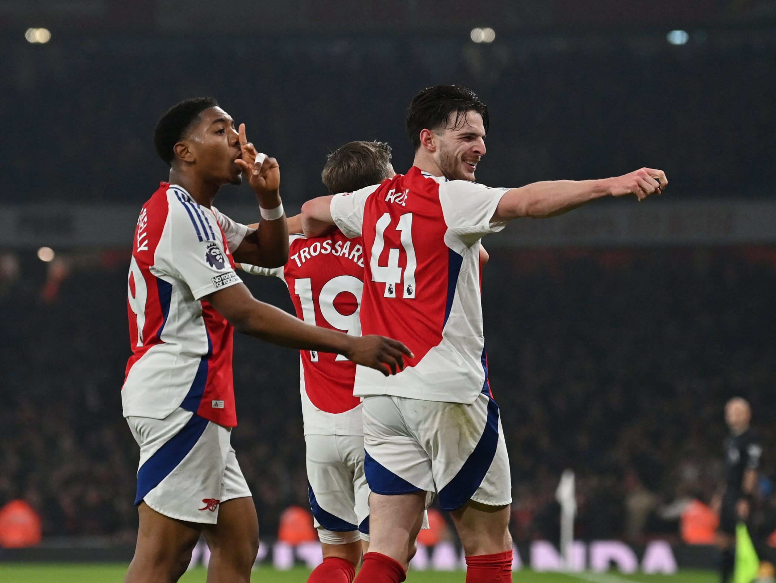 Arsenal Close In On Liverpool After Comeback Win Against Tottenham