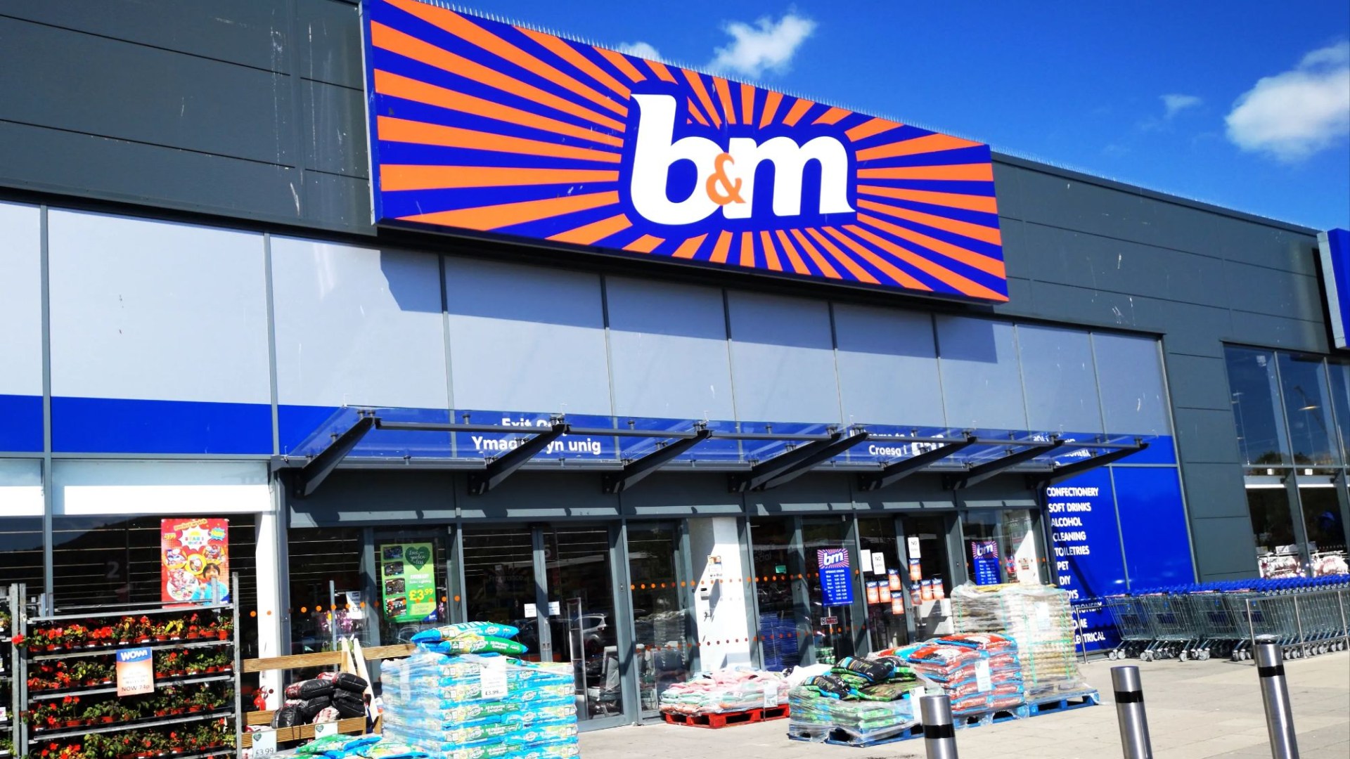 B&M shoppers rush to stores to clear shelves of cleaning essential usually £6.99 scanning at just 10p