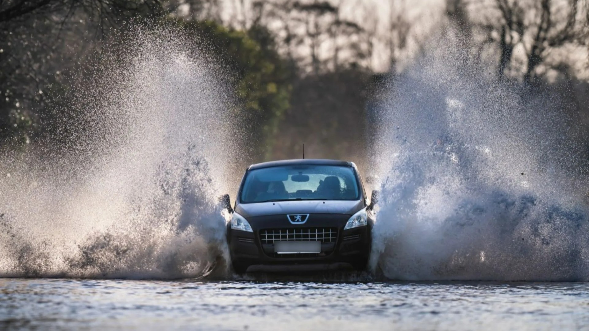 Storm Herminia puts Scotland on flood alert as 80mph wind & torrential rain batters UK